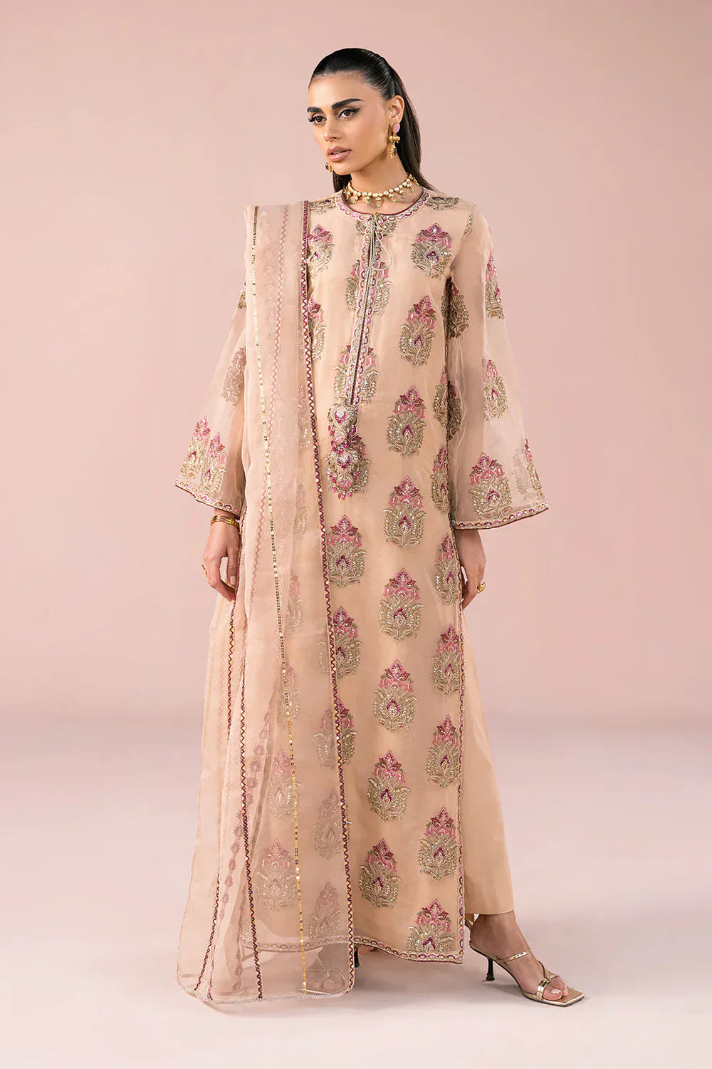 Best Pakistani Clothing Brands Online That Define Elegance Vanya Best Pakistani Clothing Brands Online That Define Elegance Vanya