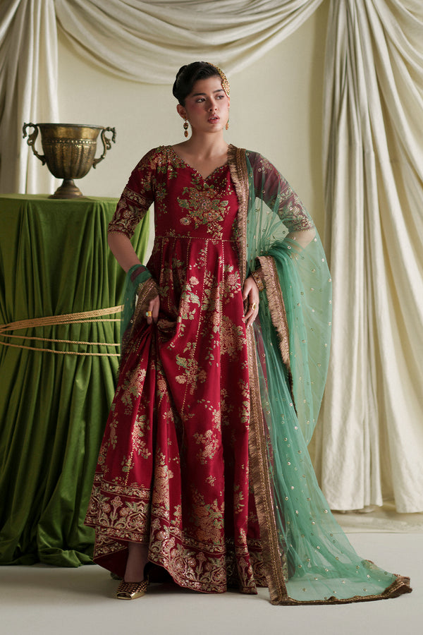 winter western dress in pakistan Pakistani Actresses In Western Outfits
